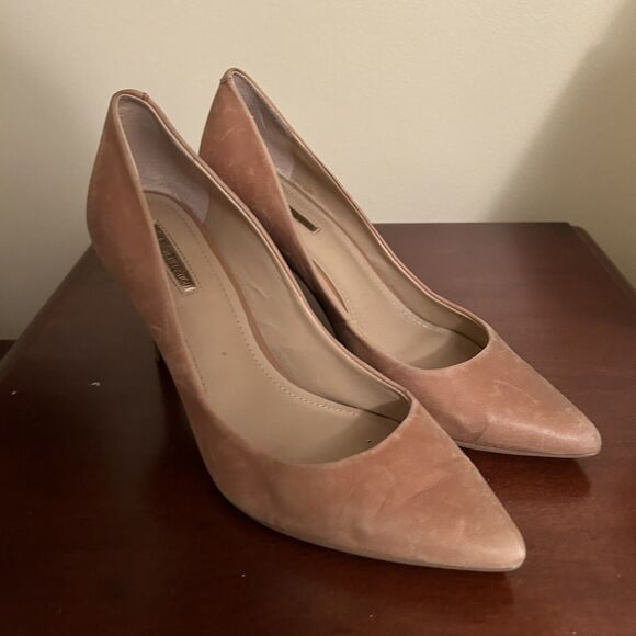 BCBGeneration Heels Beige Tan Pointed Toe Women's 8 Neutral Classic Office Work - Picture 1 of 11